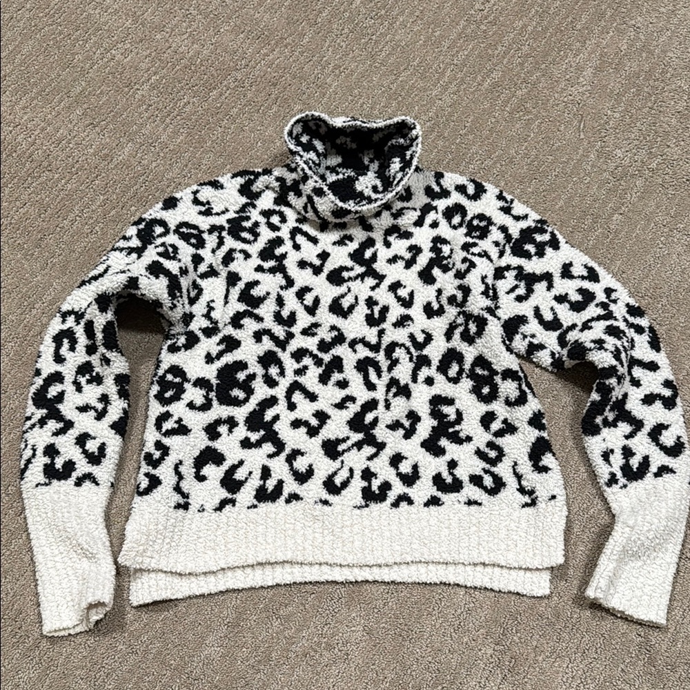 Chic Leopard Print Sweater